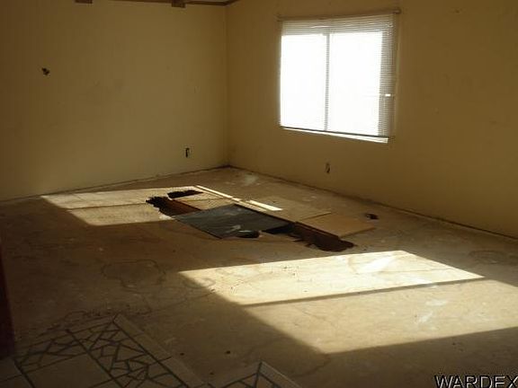2nd image of 1665 Bluebonnet Blvd