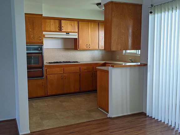 3rd image of 231 S Catalina Ave #5