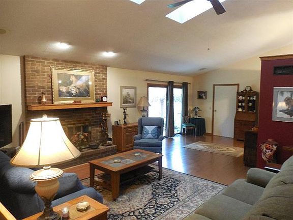 2nd image of 3086 Triplecrown Dr