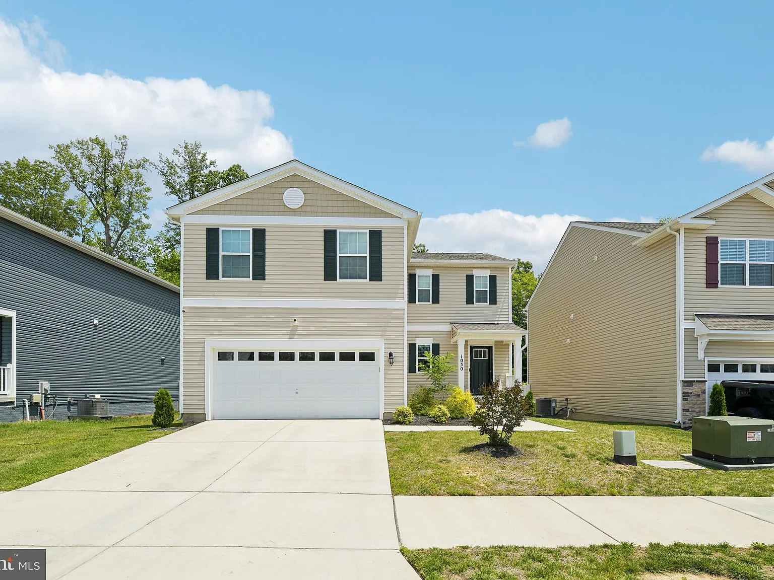 4 bed, 2.5 bath, 2688 sqft, $4,200 — Photo 1