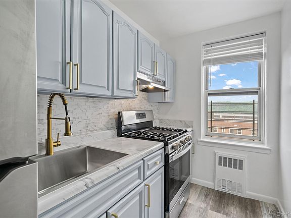 2nd image of 300 N Broadway #6G
