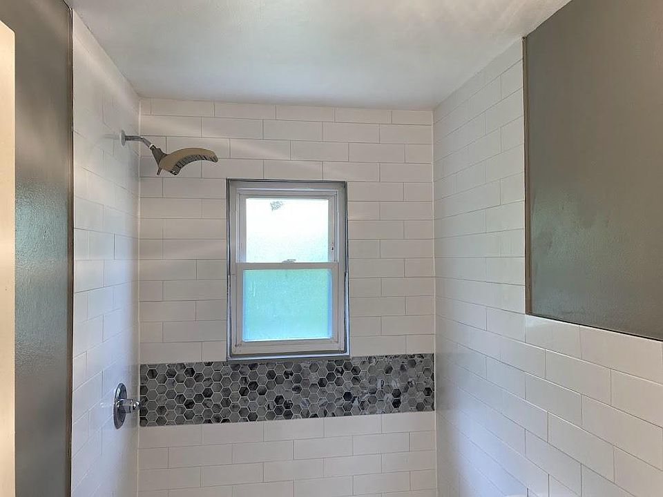1st image of 2986 Benchwood Dr