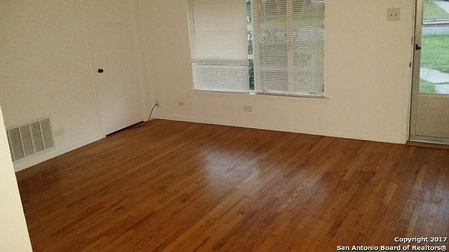 2nd image of 833 Rittiman Rd