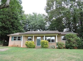 28 Pinedale Rd, Candler, NC 28715