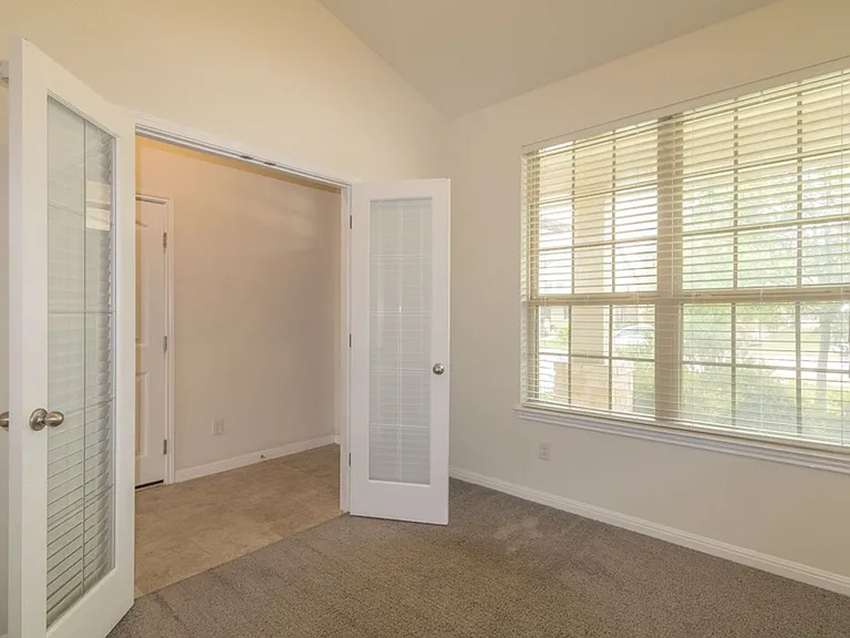 2924 Barbed Wire St — Photo 20
