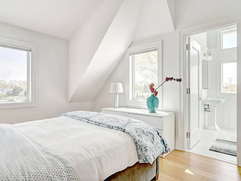 82 Harbor Dr — Photo 39