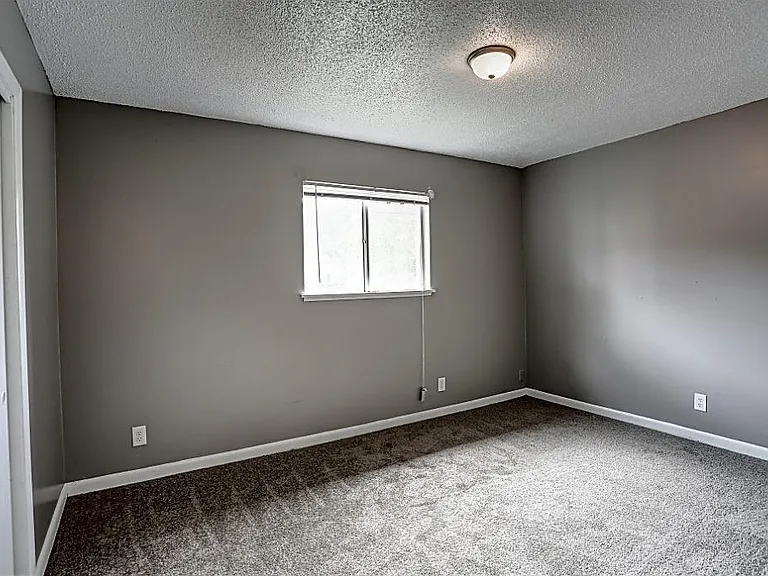 501 Laurel Dr NW — Photo 17