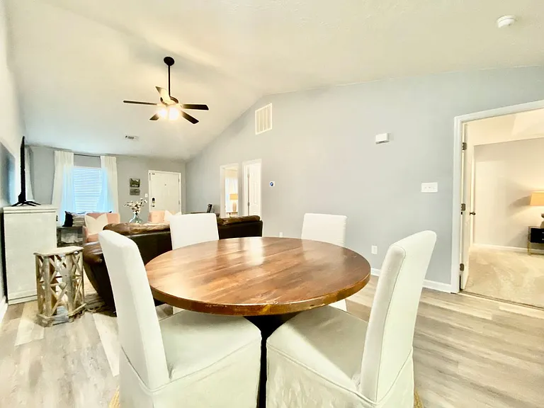 645 Brook Trl — Photo 19