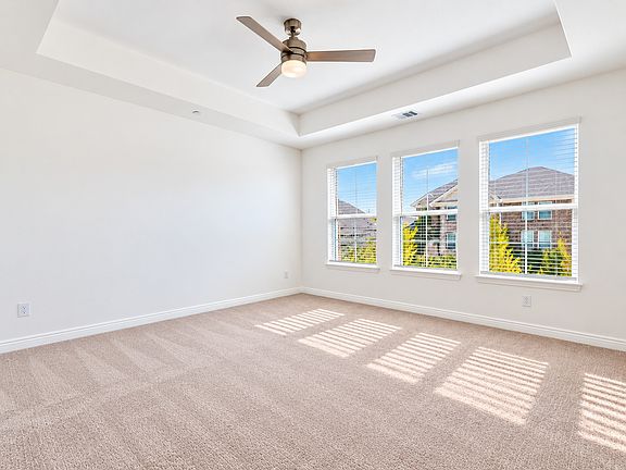 4th image of 1026 Stockton Dr