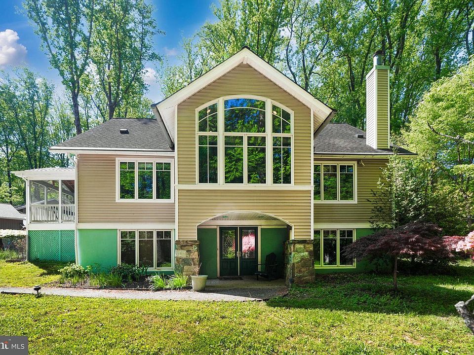 1st image of 9328 Garden Ct