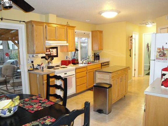 5th image of 4505 NE 132nd Ave