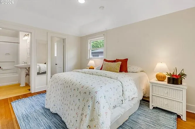 6351 NE 34th Ave — Photo 17