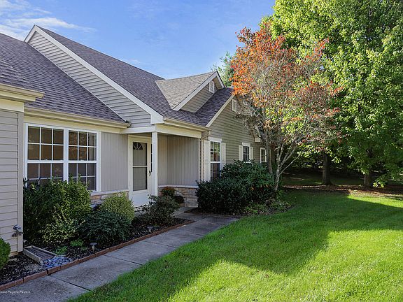 2nd image of 2547 Brenton Ln