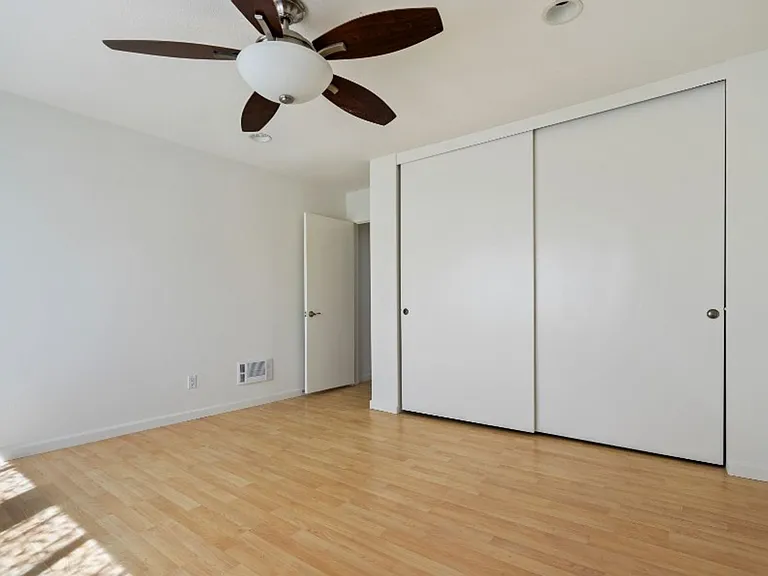 902 Caminito Madrigal #B — Photo 14