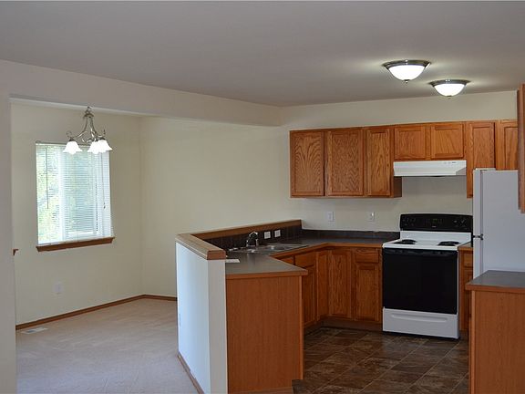 2nd image of 5035 Bowwood Cir NE