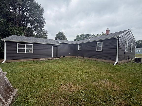2nd image of 907 Merrill Ave