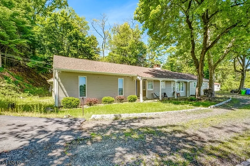 3 bed, 3.0 bath, $4,500 — Photo 2