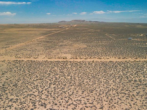 3rd image of Quintana Rd