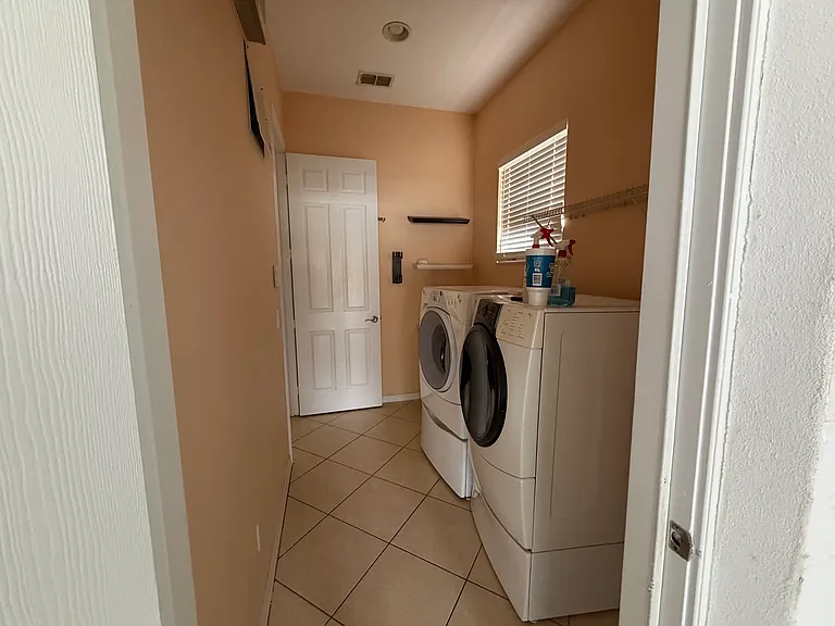19943 Tamiami Ave — Photo 7