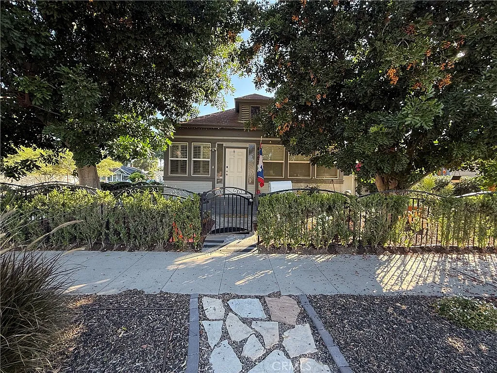 3 bed, 1118 sqft, $3,400 — Photo 1