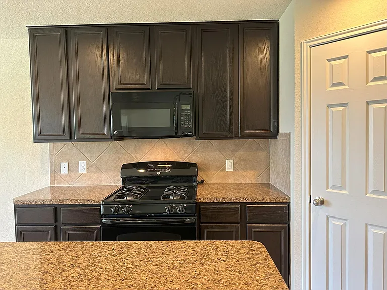 3310 Quarry Place Ln — Photo 10