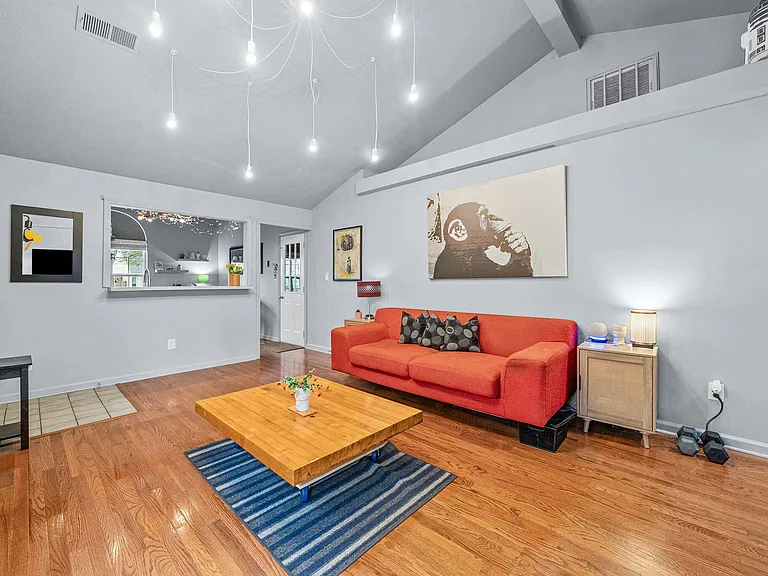 302 Northwind Dr — Photo 11
