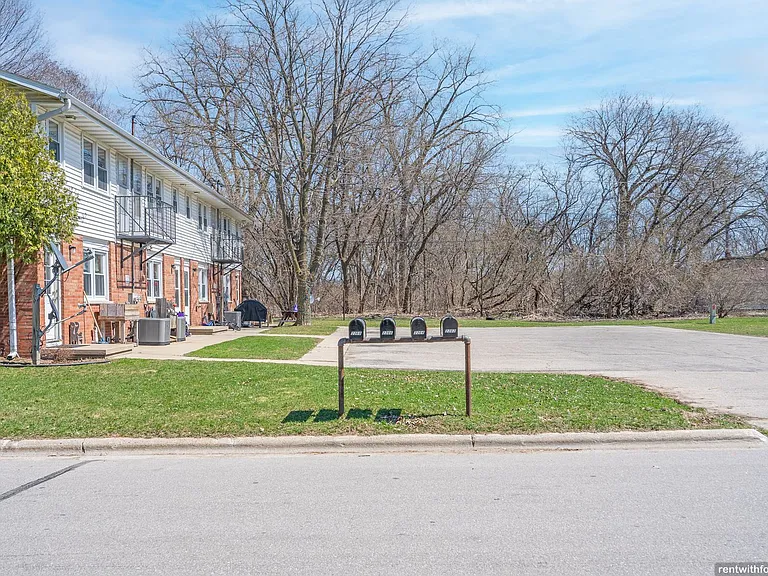 2261- 2267 Preble Ave. — Photo 14