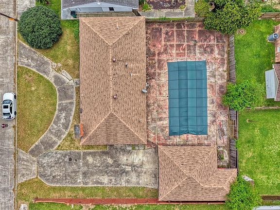 3rd image of 1210 Manson Dr