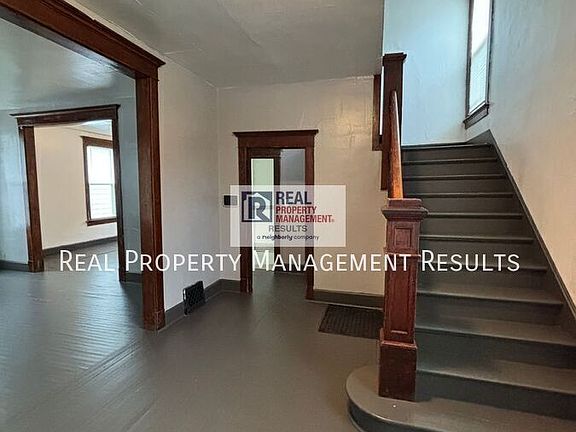 2nd image of 815 E Gum St