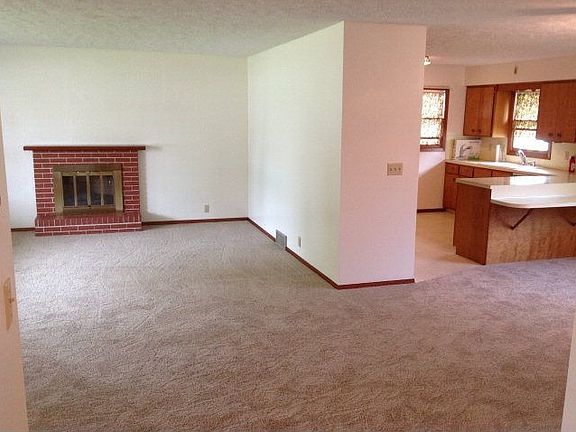 2nd image of 1320 N Hancock Ave
