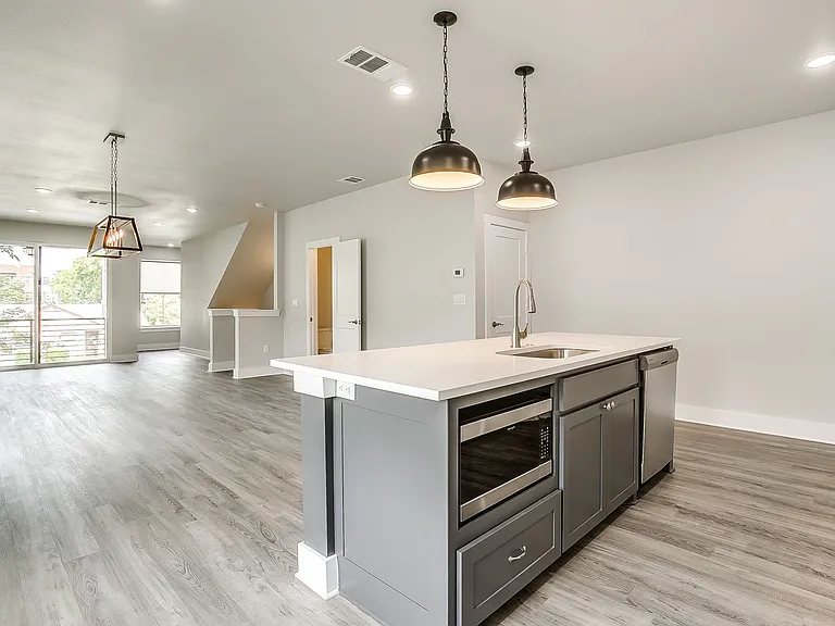2716 Forest Park Blvd — Photo 20
