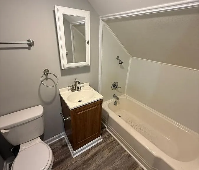 734 N Broadway #4 — Photo 6