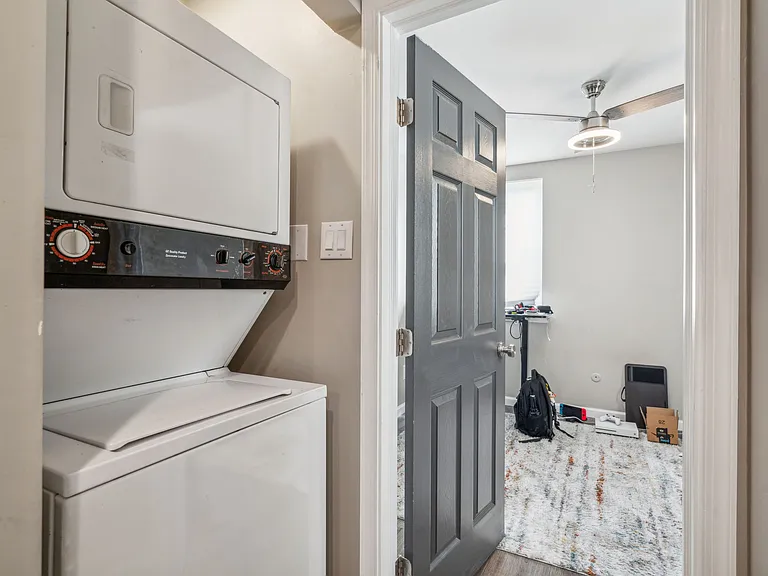 655 N 33rd St #2 — Photo 5