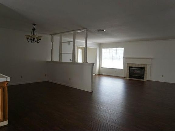 4th image of 874 New Bedford Pl