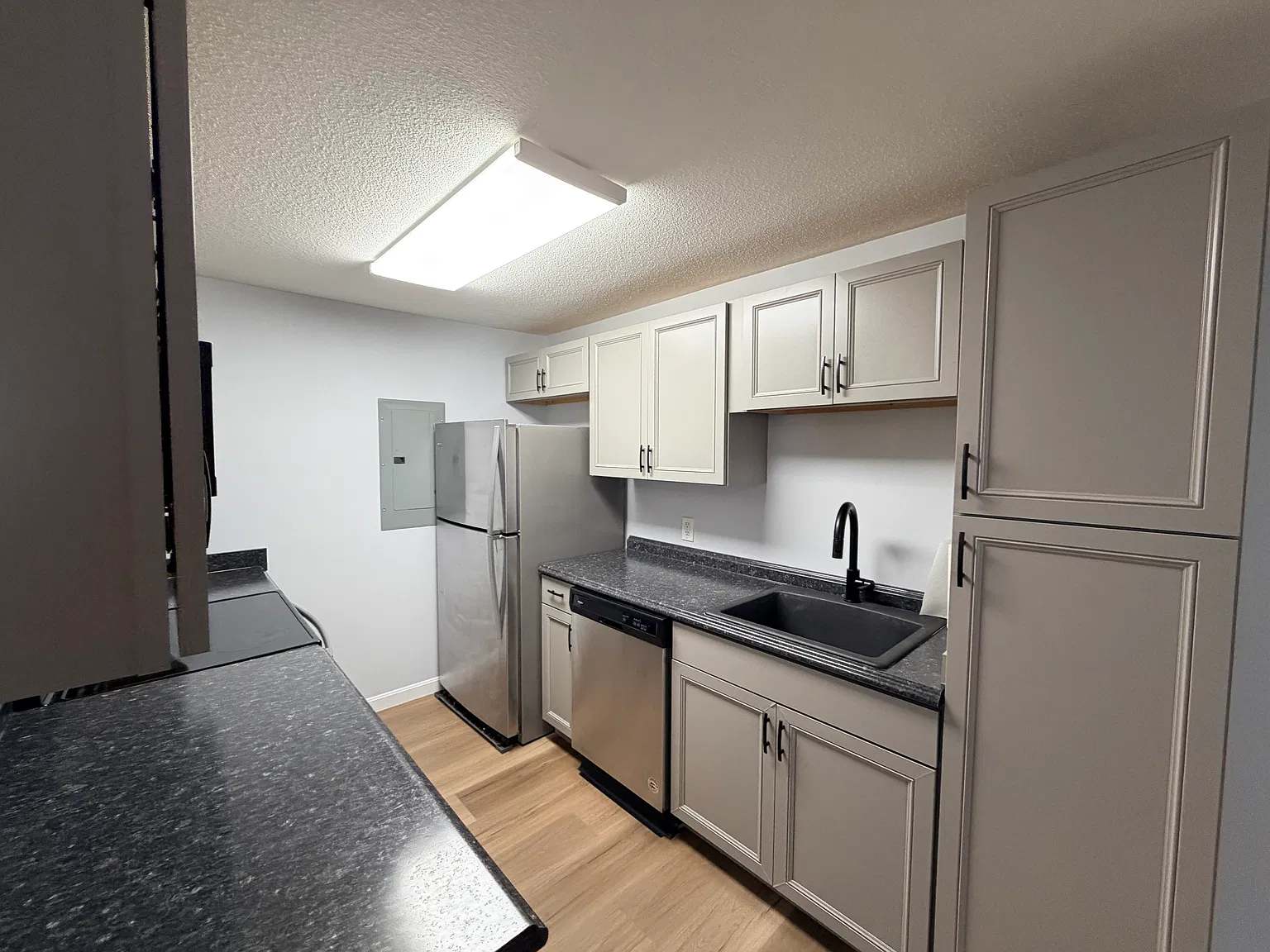 204 Mechanic St — Photo 2