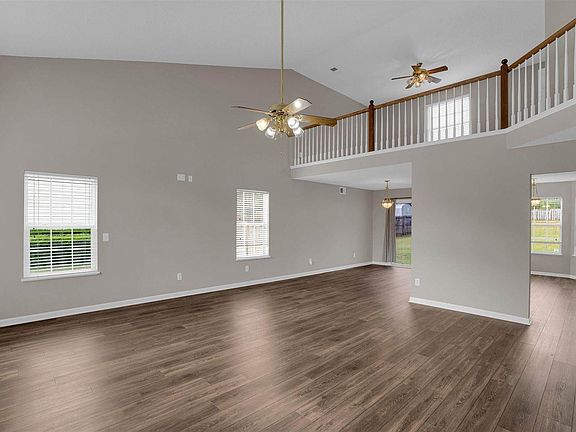 4th image of 148 Woodcote Dr