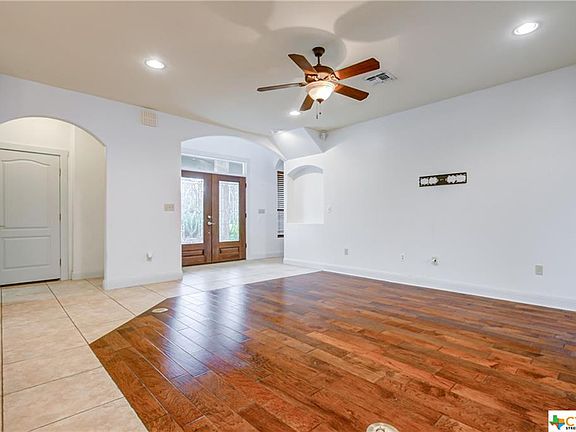 5th image of 762 River Chase Dr