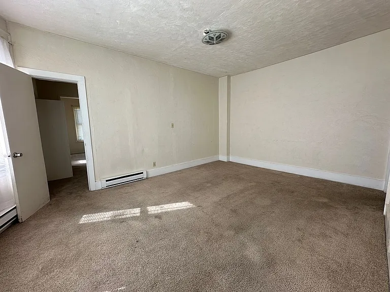 735 E Nora Ave — Photo 8