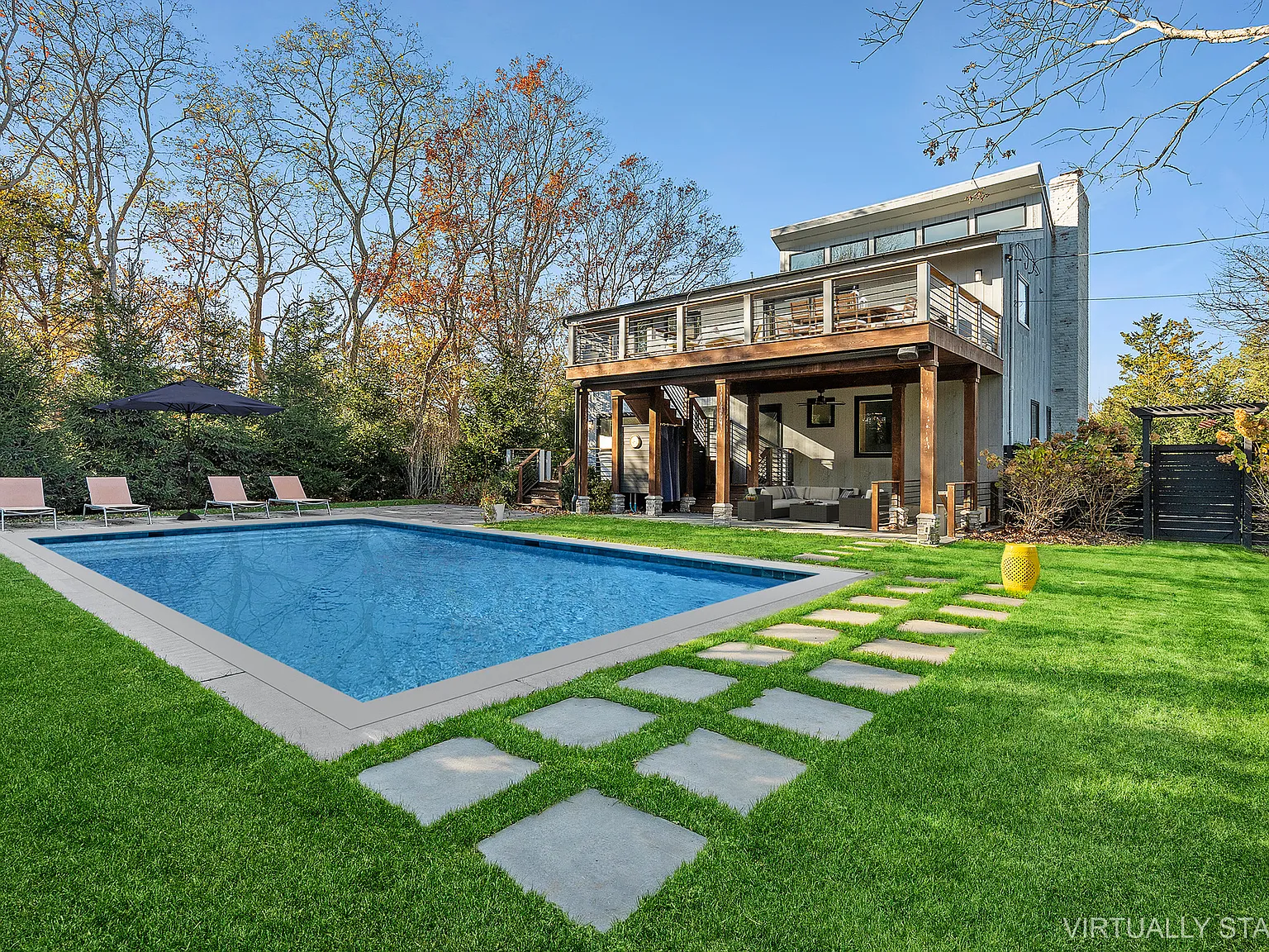 Modern Elegance In The Springs — Photo 3