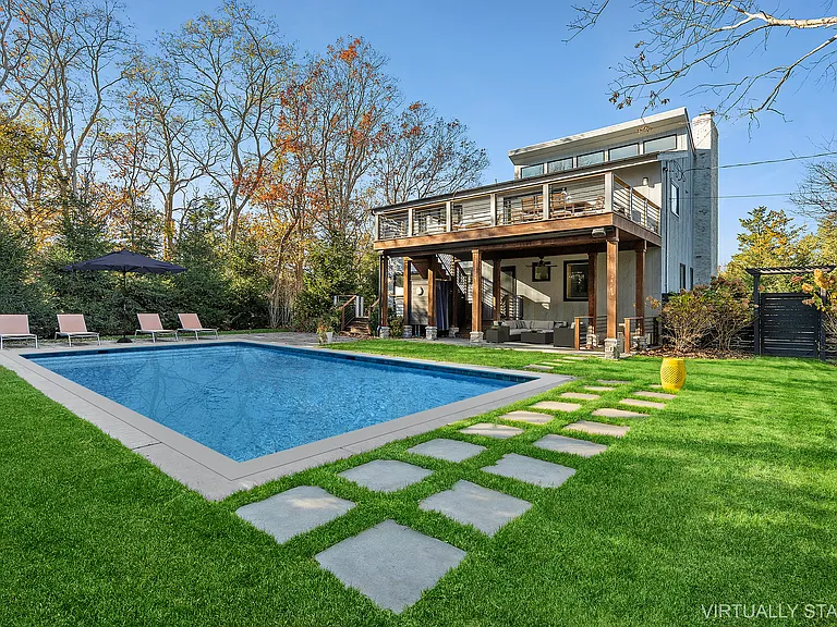 316 Kings Point Rd — Photo 3
