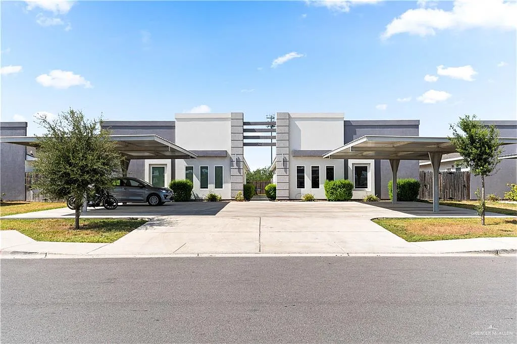 3 bed, 2.0 bath, 1052 sqft, $1,300 — Photo 1