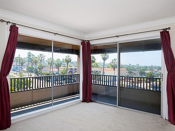 2nd image of 2520 Clairemont Dr Unit 314