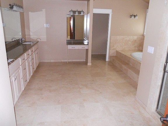 5th image of 4193 Sorrel Ave NE