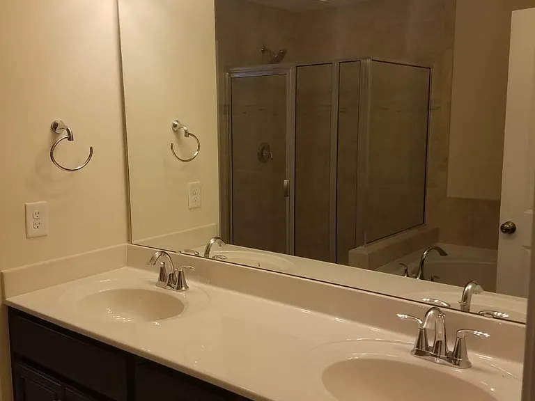 1041 Lakebrink Dr — Photo 11