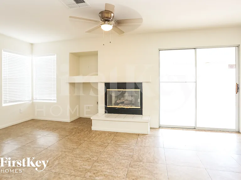 4333 Matinee Ave — Photo 4