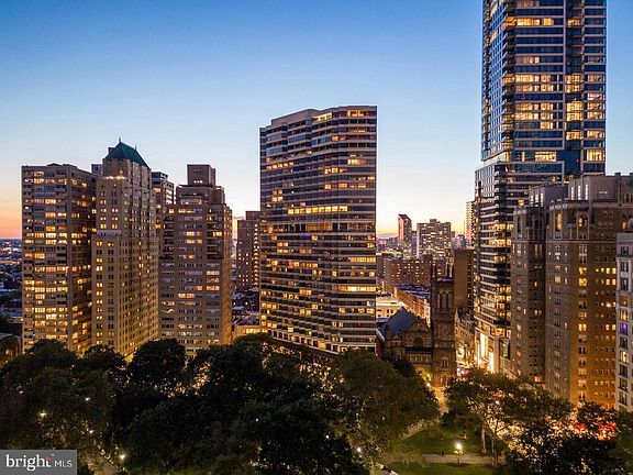 3rd image of 202 W Rittenhouse Sq #1108