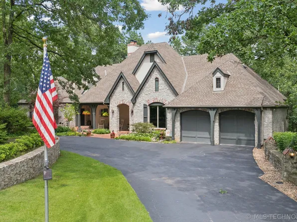 1025 N Woodland Pl, Sand Springs, OK 74063