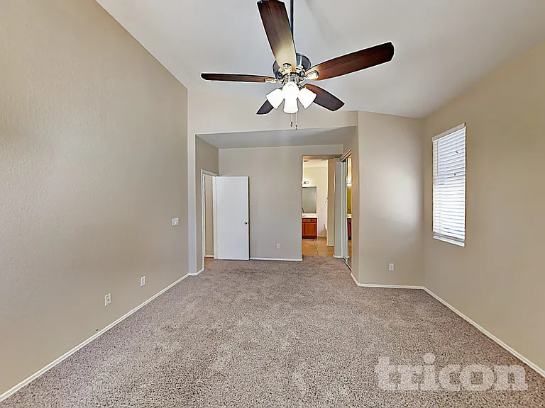 16264 W Lincoln St — Photo 10