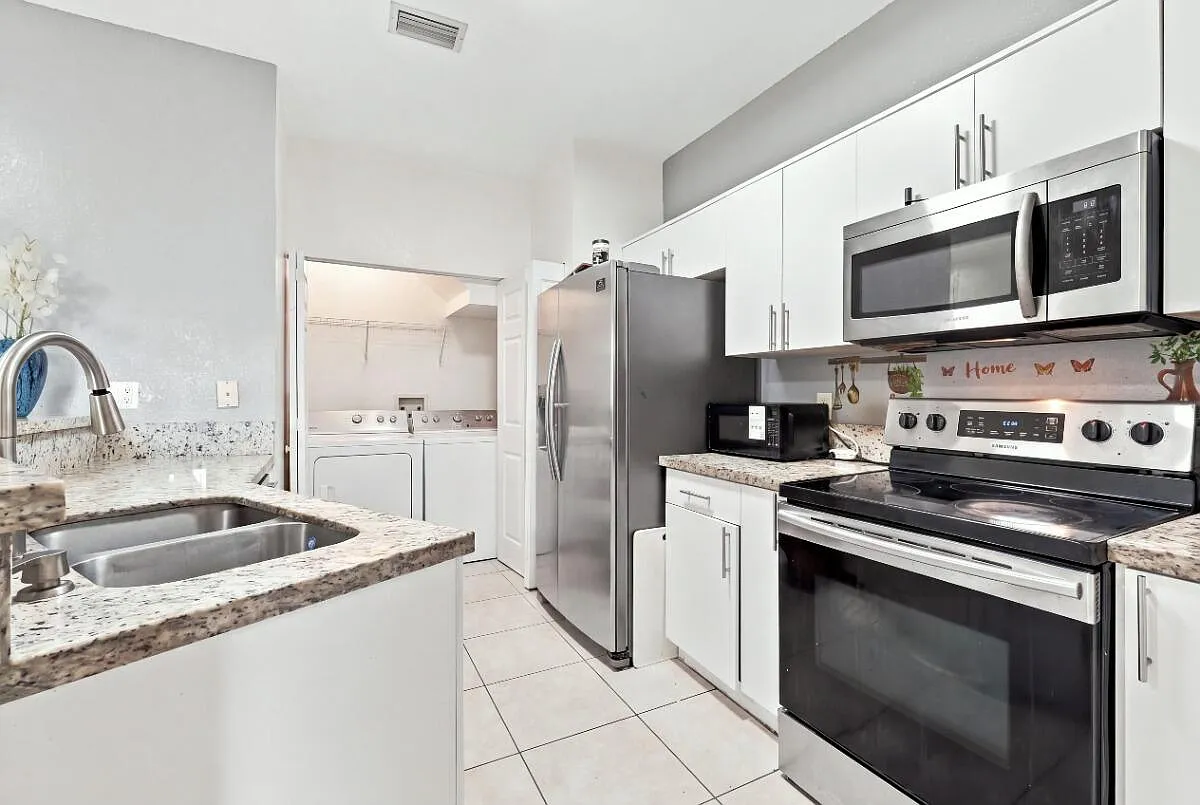 2 bed, 2.5 bath, 1326 sqft, $2,250 — Photo 1