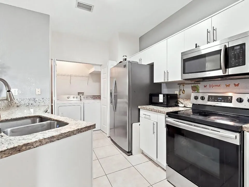406 W Santa Catalina Cir #406